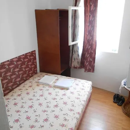Superb Location بيت ضيافة *
